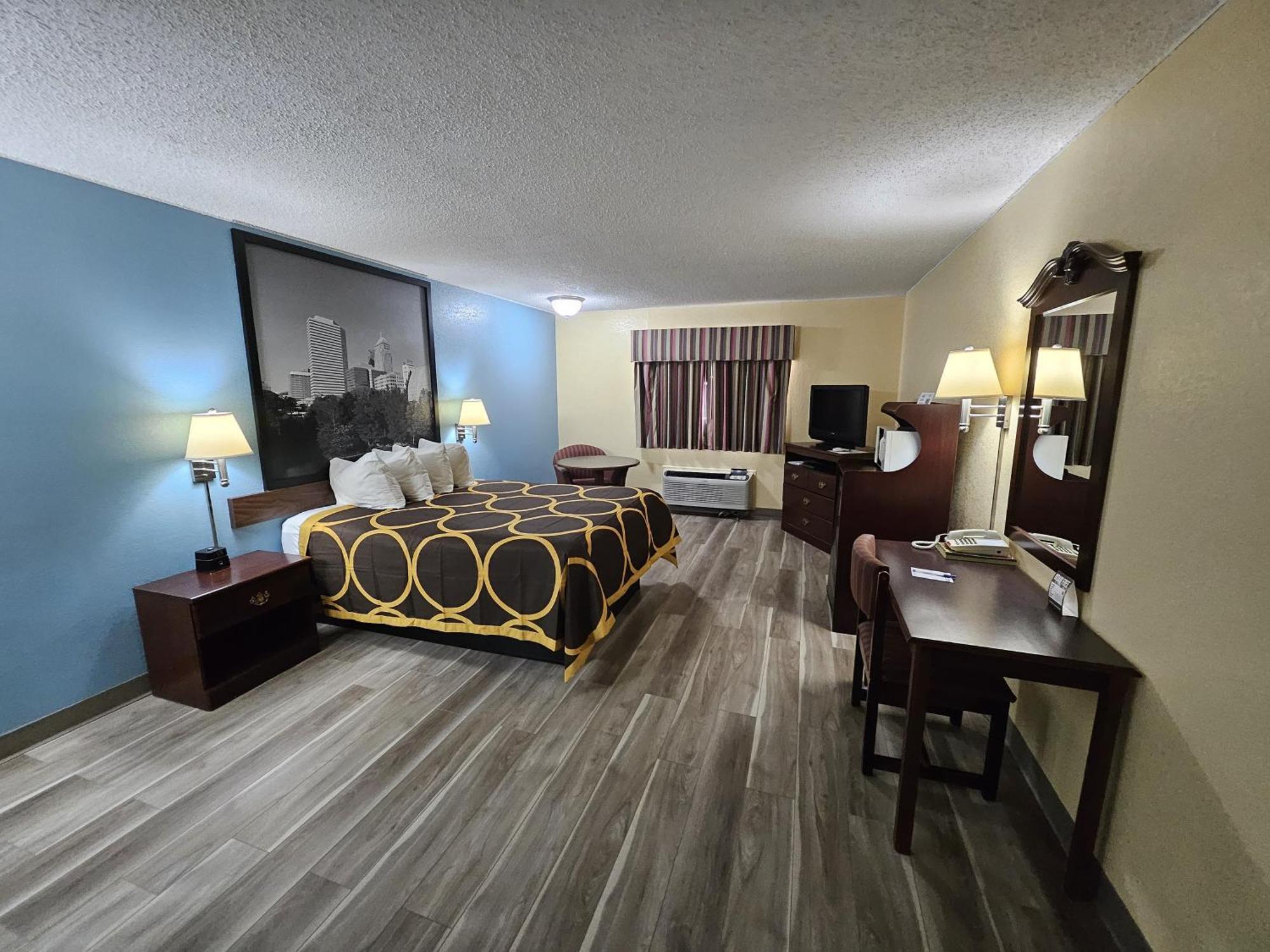 Super 8 By Wyndham Hotel 2*