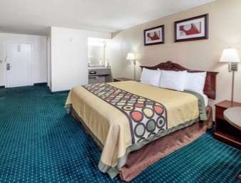 Super 8 By Wyndham Hotel 2*